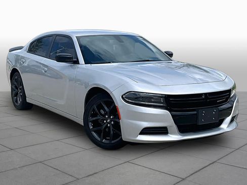 Used 2022 Dodge Charger SXT w/ Blacktop Package RWD image 2