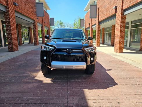Used 2022 Toyota 4Runner TRD Off-Road Premium AWD/4WD image 2