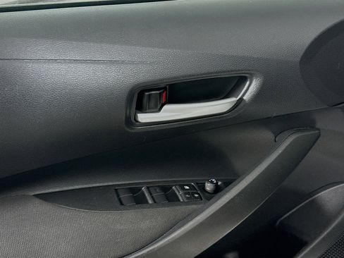 Used 2021 Toyota Corolla LE FWD image 23