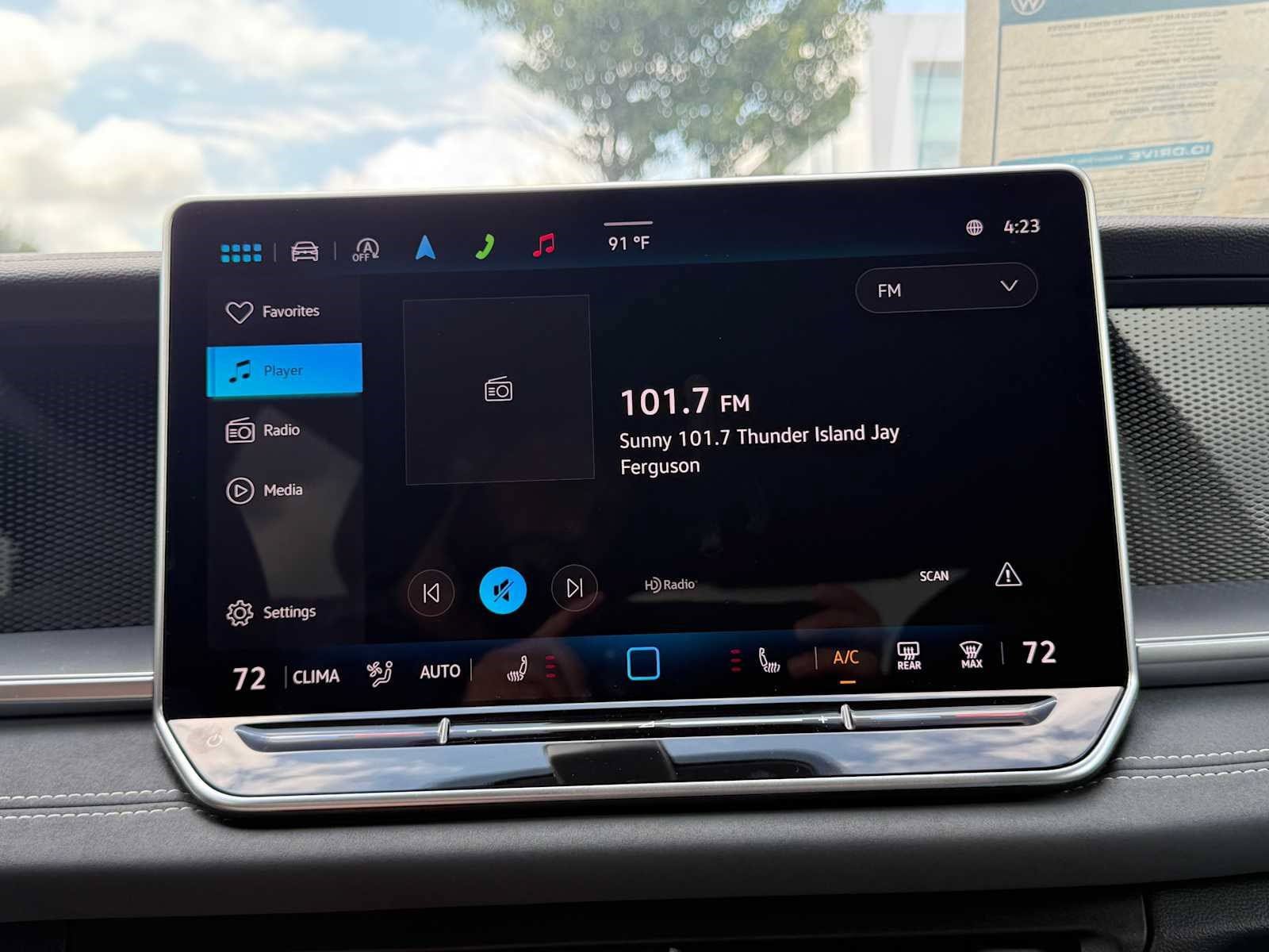 New 2026 Volkswagen Tiguan SE AWD/4WD image 16