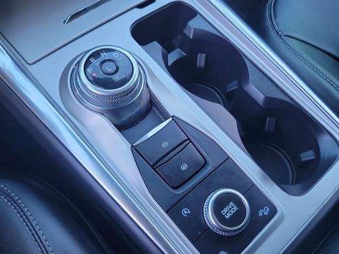 Used 2024 Ford Explorer XLT w/ Equipment Group 202A image 26