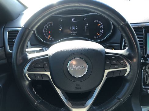 Used 2021 Jeep Grand Cherokee Laredo X image 16