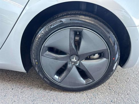 Used 2018 Tesla Model 3 Long Range image 28