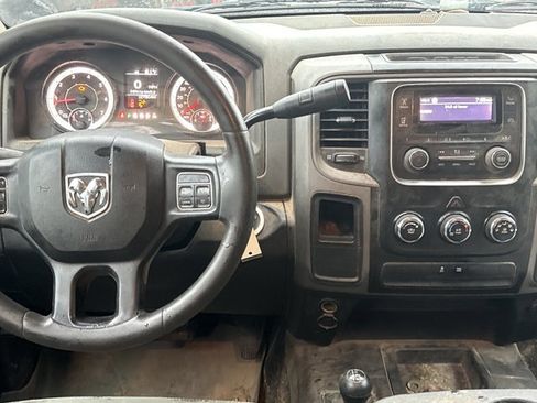 Used 2018 RAM 2500 Tradesman w/ Chrome Appearance Group AWD/4WD image 4
