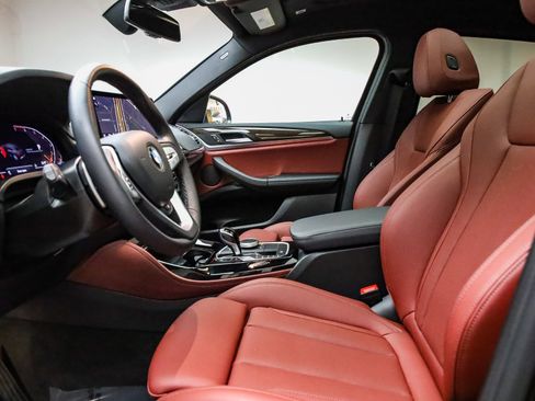 Used 2025 BMW X4 xDrive30i w/ Convenience Package image 19