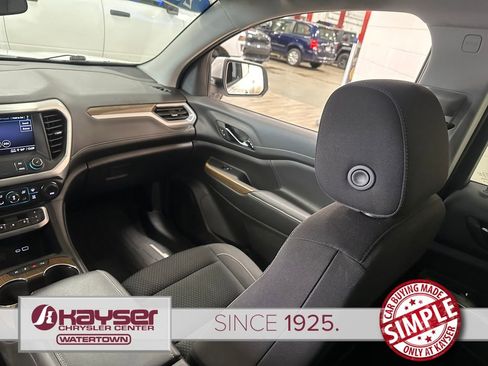 Used 2022 GMC Acadia SLE w/ LPO, Floor Liner Package AWD/4WD image 13
