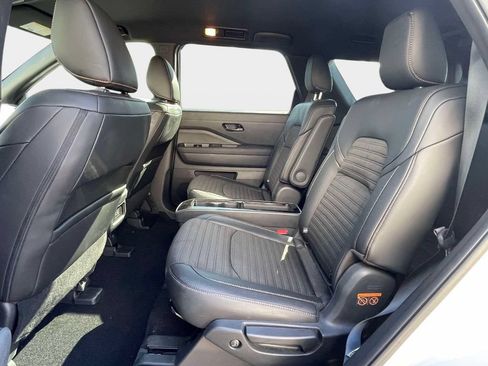 Used 2025 Nissan Pathfinder Rock Creek AWD/4WD image 14