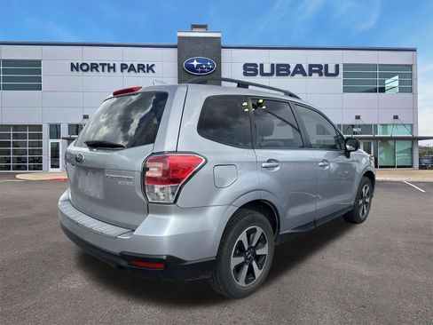 Used 2017 Subaru Forester 2.5i w/ Alloy Wheel Package AWD/4WD image 3
