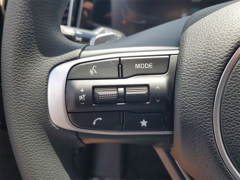New 2025 Kia Sportage LX image 11