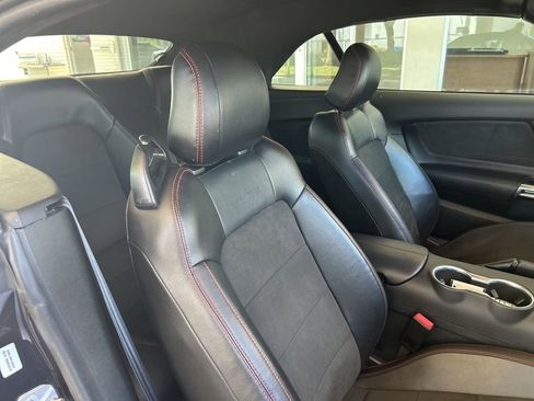 Used 2022 Ford Mustang GT Premium w/ Equipment Group 401A RWD image 30