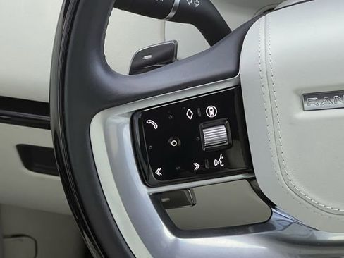 Used 2025 Land Rover Range Rover Long Wheelbase Autobiography image 12