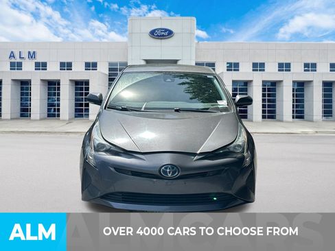 Used 2018 Toyota Prius Two w/ Prius Two Safety Plus Package FWD image 2