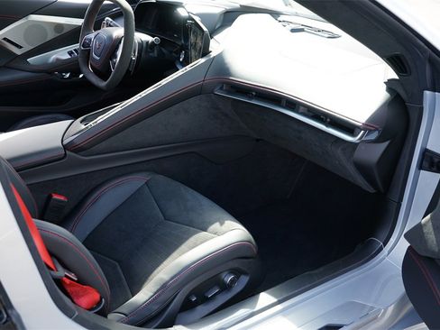 Used 2023 Chevrolet Corvette Stingray Premium Conv w/ Z51 Performance Package image 21