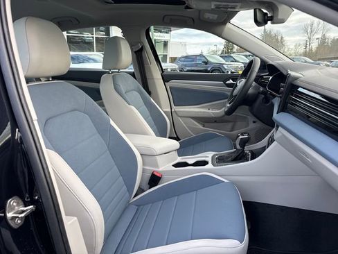 New 2026 Volkswagen Jetta SE FWD image 10