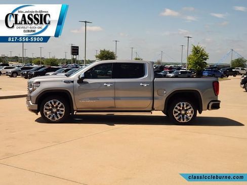 Used 2023 GMC Sierra 1500 Denali w/ Denali Reserve Package AWD/4WD image 7
