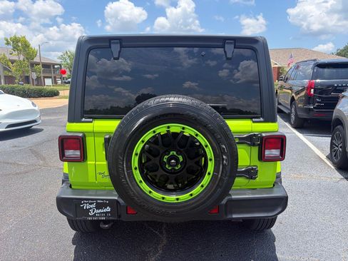 Used 2021 Jeep Wrangler Unlimited Sahara AWD/4WD image 15