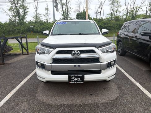 Used 2018 Toyota 4Runner Limited AWD/4WD image 2