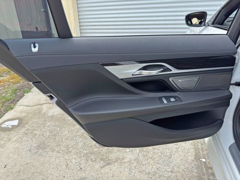 Used 2019 BMW 740i w/ M Sport Package RWD image 45