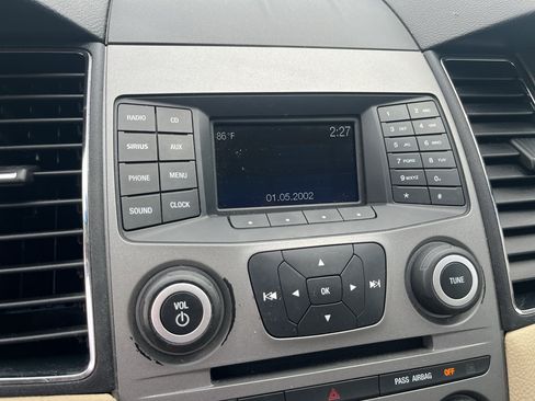 Used 2019 Ford Taurus SE FWD image 22