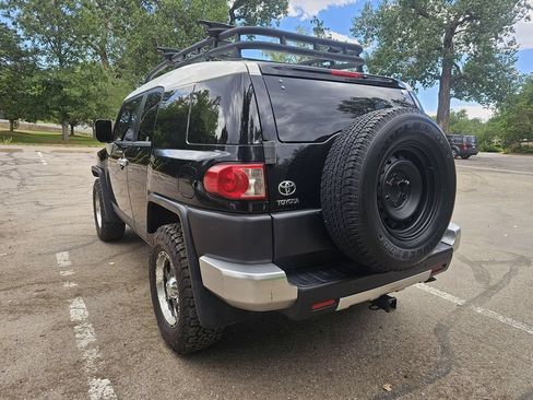 Used 2007 Toyota FJ Cruiser 4WD image 3