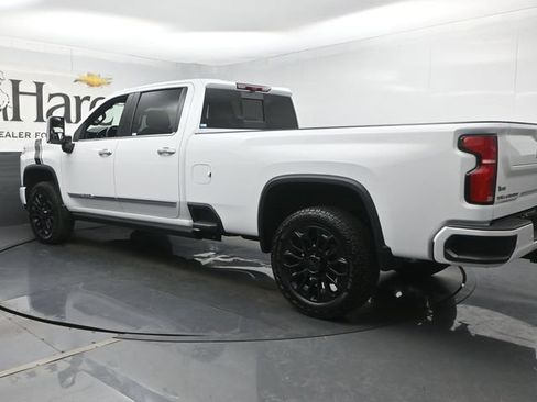 Used 2025 Chevrolet Silverado 2500 High Country w/ High Country Premium Package AWD/4WD image 33