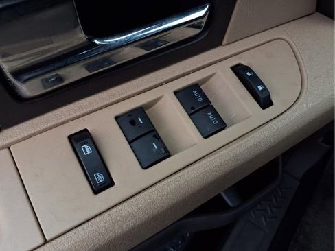 Used 2013 Ford F150 XLT w/ XLT Chrome Pkg image 18