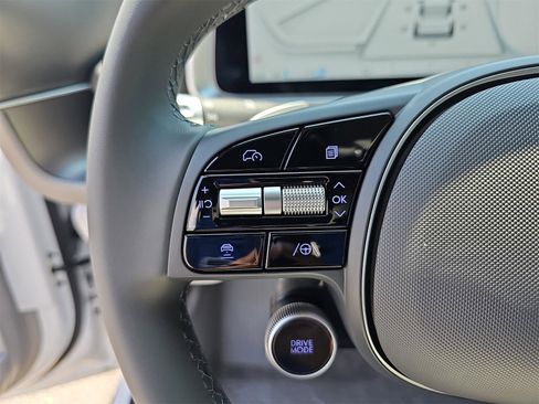 New 2025 Hyundai Ioniq 6 SEL image 17