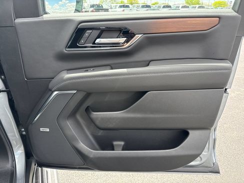 New 2026 GMC Yukon XL Denali w/ Denali Reserve Package AWD/4WD image 38