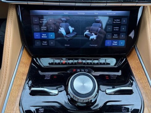 Used 2022 Jeep Grand Wagoneer Series III w/ Rear Seat Video Group 1 AWD/4WD image 22