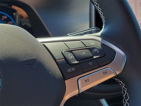 New 2026 Volkswagen Atlas Cross Sport SE image 21