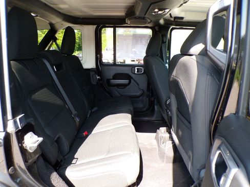 Used 2020 Jeep Wrangler Unlimited Sport S AWD/4WD image 18