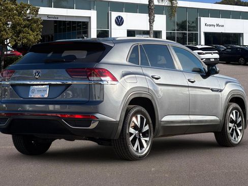 Used 2022 Volkswagen Atlas Cross Sport SE image 4