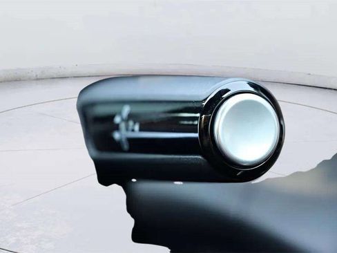 Used 2024 Mercedes-Benz GLC 300 4MATIC image 30