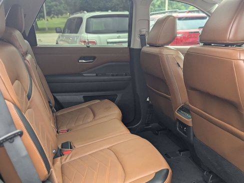 Used 2023 Nissan Pathfinder Platinum w/ Cargo Package AWD/4WD image 37
