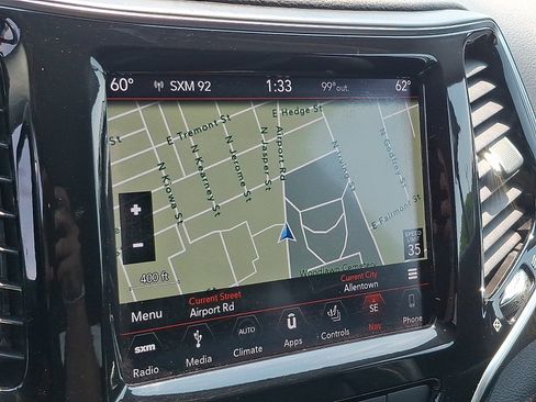 Used 2019 Jeep Cherokee Limited w/ Technology Group AWD/4WD image 17