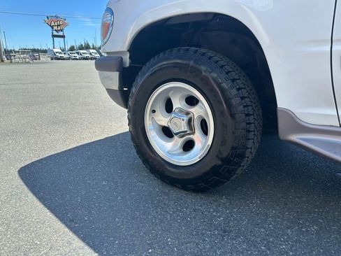 Used 1997 Ford Explorer XLT AWD/4WD image 27
