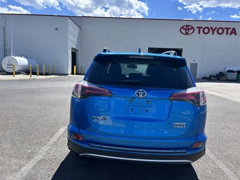 Used 2018 Toyota RAV4 Limited w/ Advanced Technology Package AWD/4WD image 4