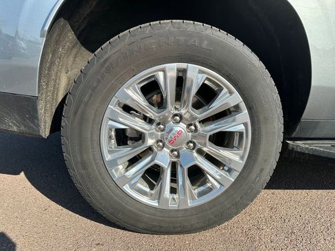 Used 2025 GMC Yukon XL Denali AWD/4WD image 39