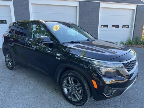Used 2023 Kia Seltos LX AWD/4WD image 6