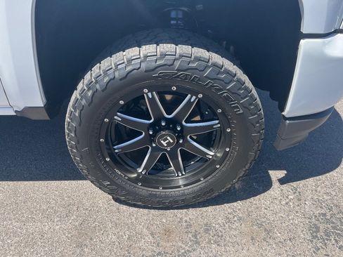Used 2018 Chevrolet Silverado 1500 LT w/ All Star Edition AWD/4WD image 44