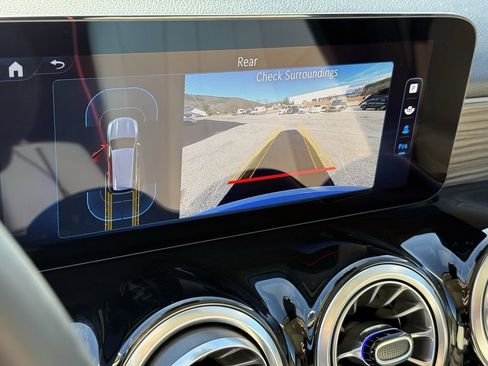 Certified 2025 Mercedes-Benz GLB 250 250 4MATIC image 5