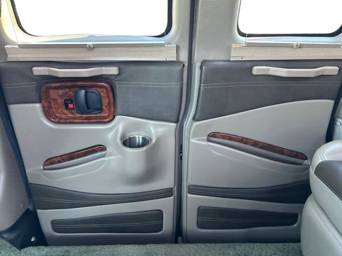 Used 2022 Chevrolet Express 2500 Extended w/ Enhanced Convenience Package RWD image 38