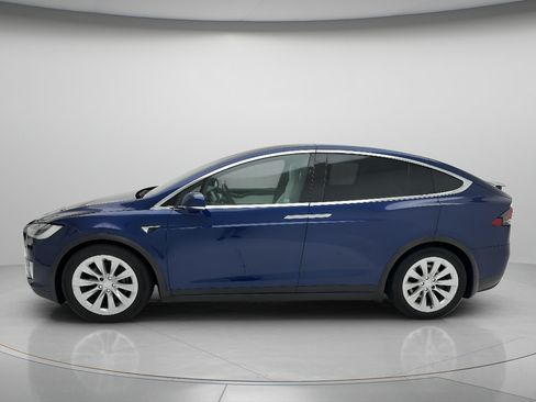 Used 2018 Tesla Model X 75D AWD/4WD image 7