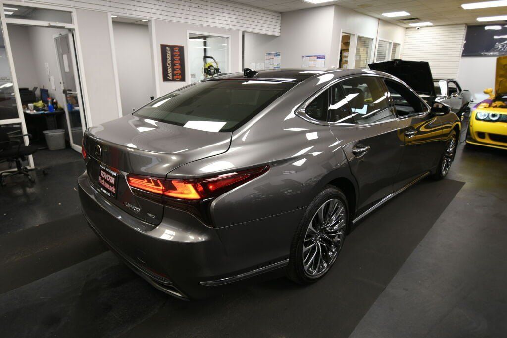 Used 2023 Lexus LS 500 AWD image 8