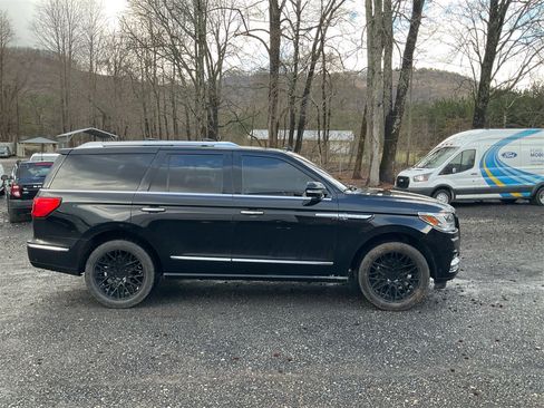 Used 2018 Lincoln Navigator Reserve w/ Technology Package image 4