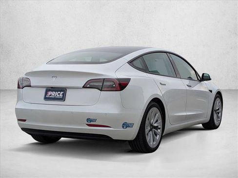 Used 2021 Tesla Model 3 Standard Range Plus image 9