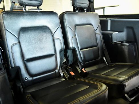 Used 2023 Ford Bronco Badlands image 28