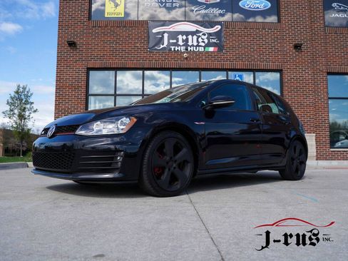 Used 2015 Volkswagen GTI S FWD image 22