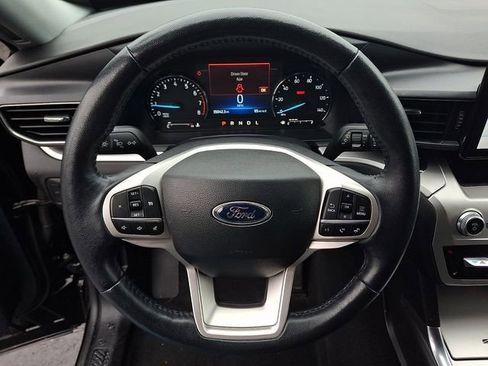 Used 2022 Ford Explorer XLT w/ Equipment Group 202A AWD/4WD image 19