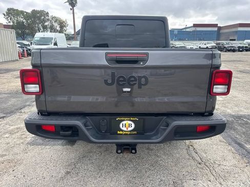 Used 2022 Jeep Gladiator Sport AWD/4WD image 5